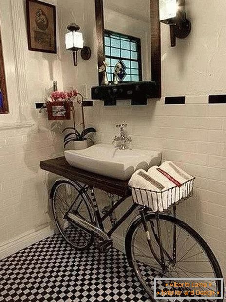 Rower w łazience wnętrza