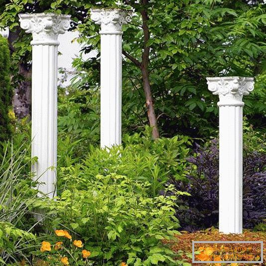 Kolumny jako dekoracja ogrodowa
