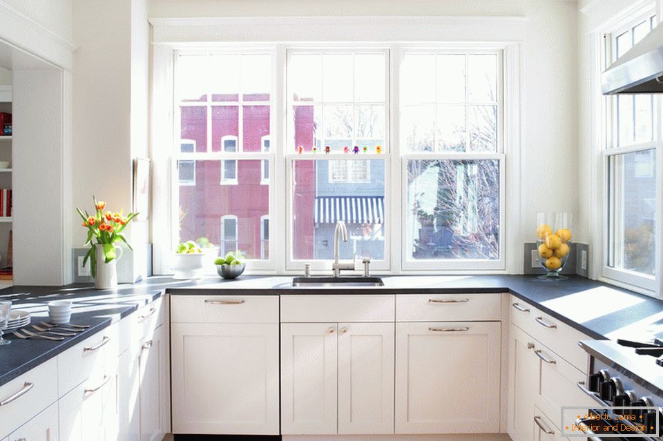 Panoramiczne okno w kuchni
