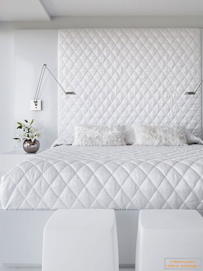 naturalno-biały apartament z sypialnią