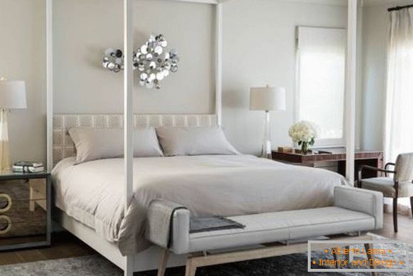 Luksusowa biała błyszcząca sypialnia