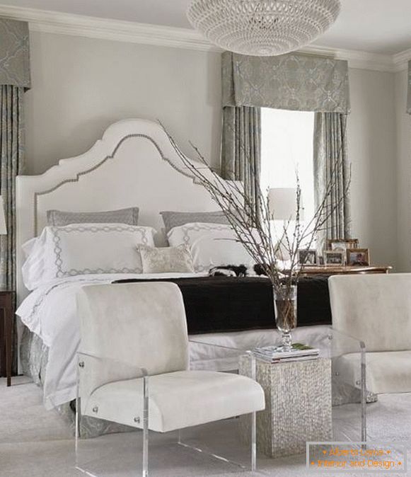 Biała szara sypialnia w stylu zimowym
