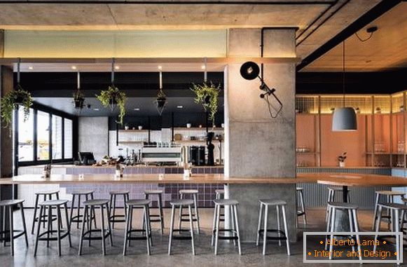 Wnętrze kawiarni Bar Blackwood Spiżarnia w nowoczesnym stylu loftu