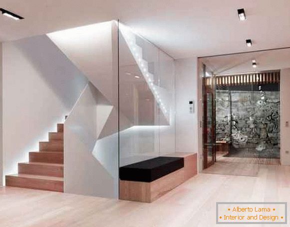 projekt korytarza w prywatnym domu z klatką schodową, fot. 19