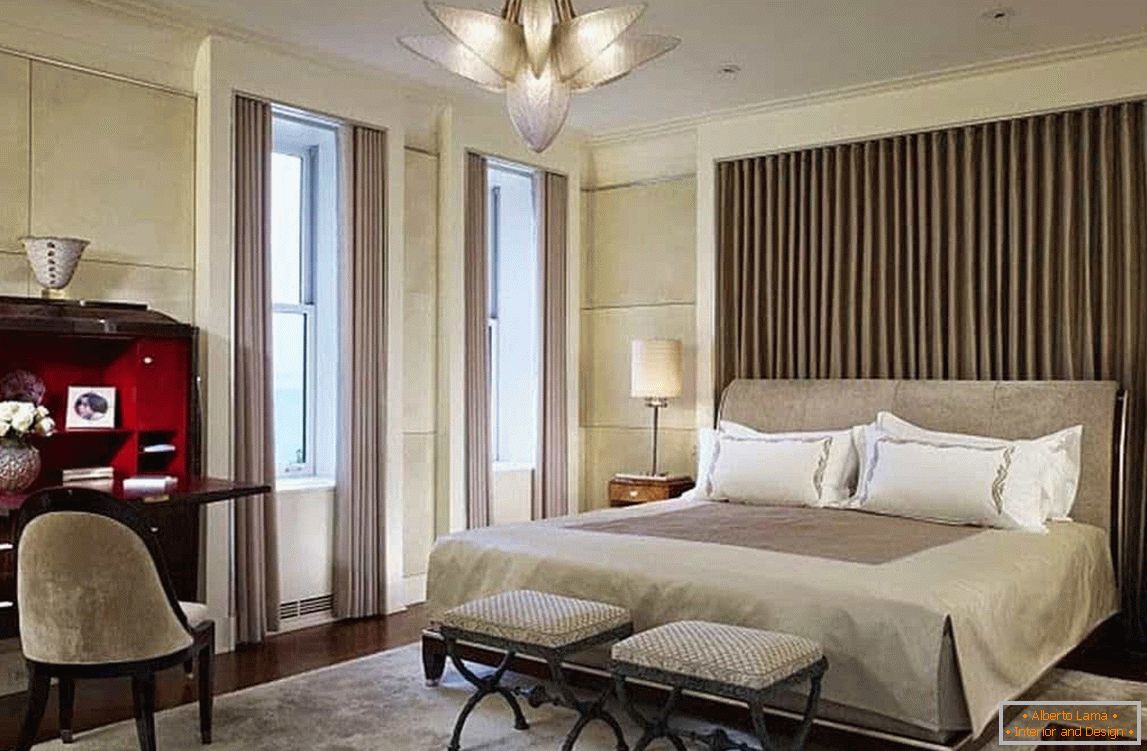 W projektowaniu sypialni w stylu klasycznym, elementy mebli w stylu vintage
