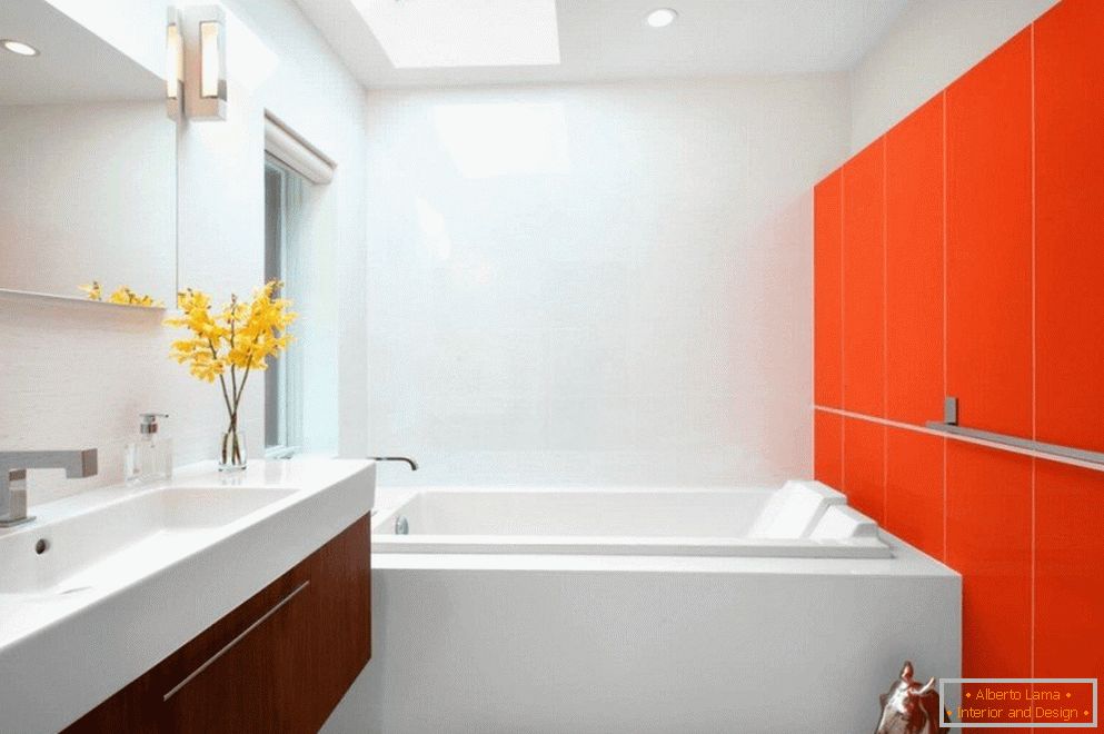 Pomarańczowo-białe wnętrze łazienki