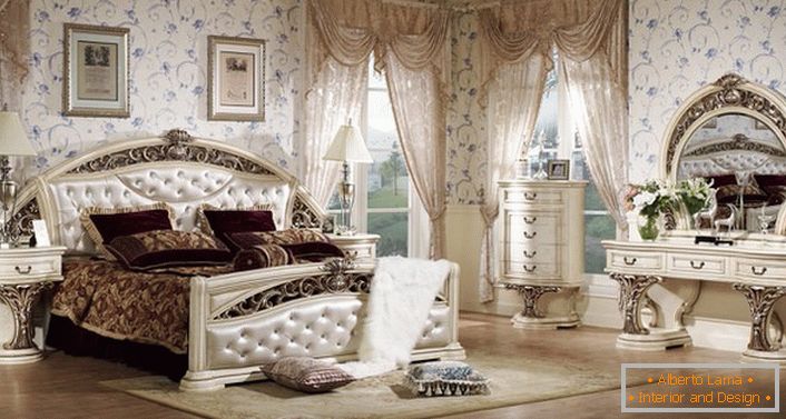 Projekt aranżacji przestronnej sypialni w stylu barokowym.