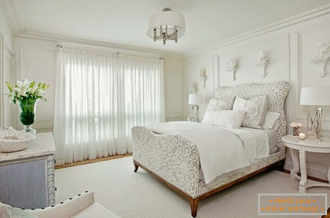 Sypialnia w kolorze białym