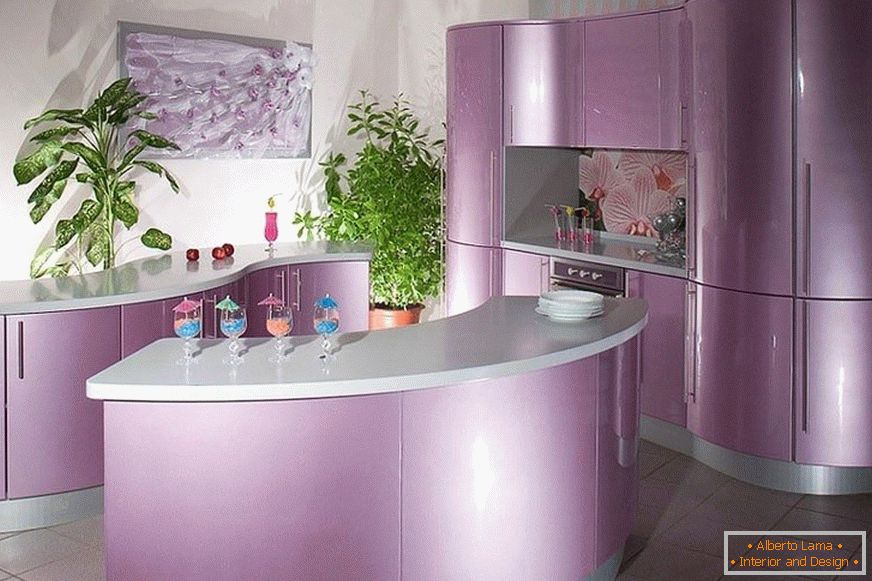 Niezwykły design fioletowej kuchni