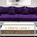 Aksamitna fioletowa sofa