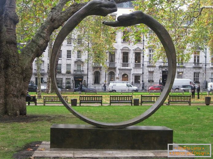 Rzeźba w parku w Londynie