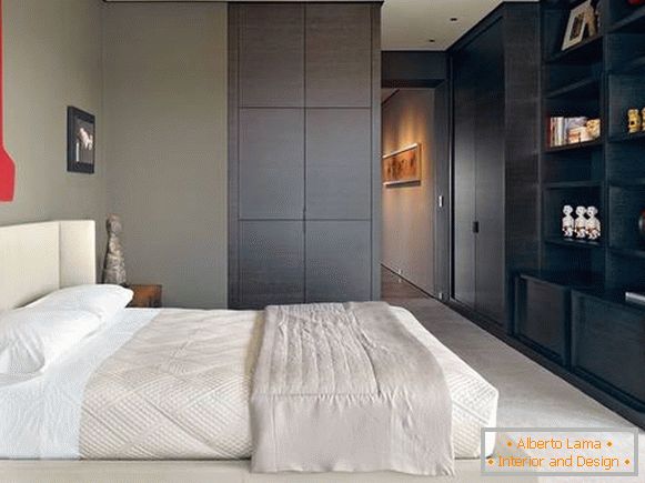 Stylowy wystrój sypialni z szafą z wbudowanymi meblami