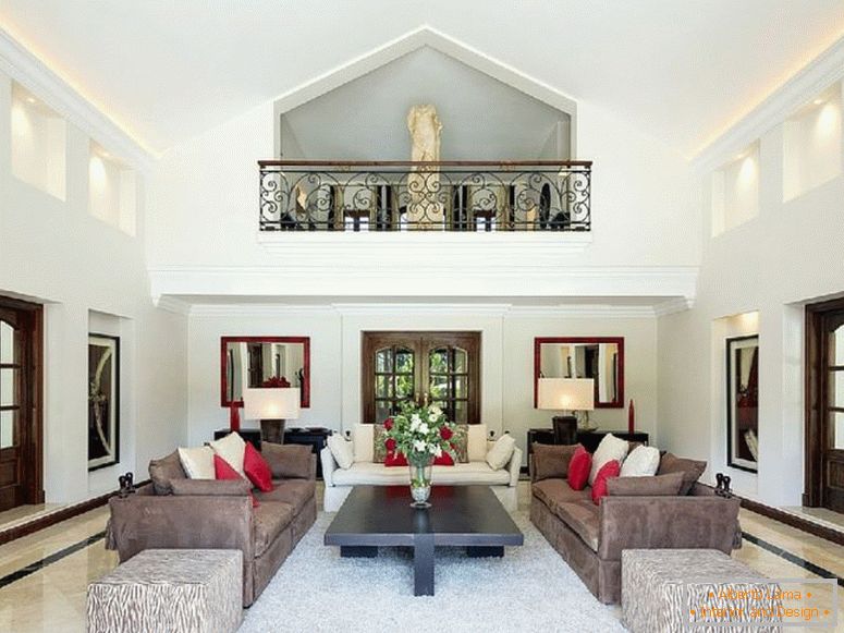 7-luxury-marbella-villa-salon-with-balkon