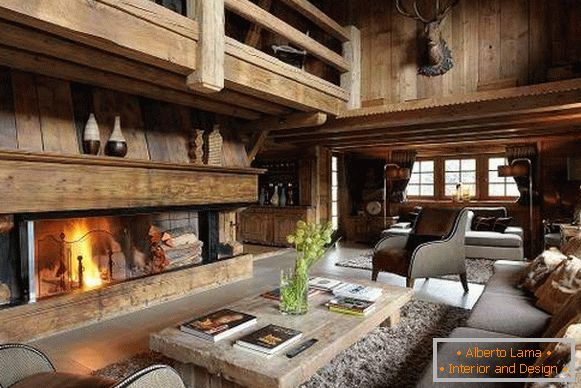 Luksusowe wykończenie drewnianego domu w duchu schroniska