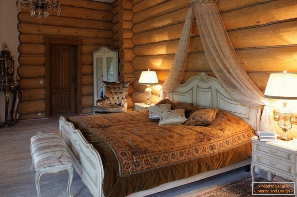 Sypialnia w drewnianym domu