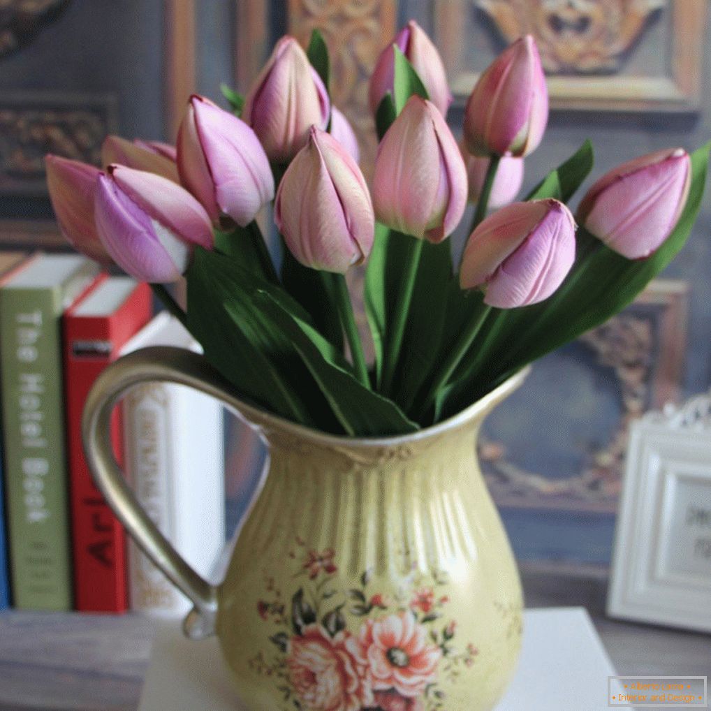Monobook sztucznych tulipanów