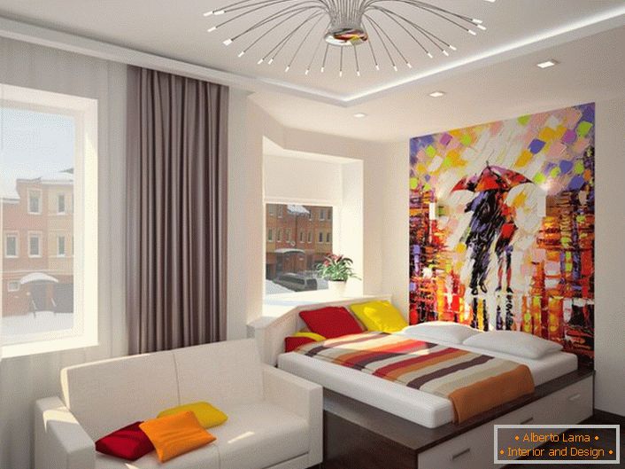 Kreatywny wystrój sypialni w stylu Art Nouveau. Zastosowanie jasnych soczystych kolorów sprawia, że ​​pokój jest naprawdę przytulny i ciepły.