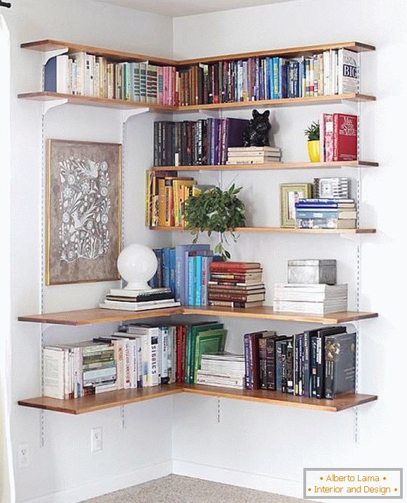 Półki narożne na książki i dekoracje na ścianę