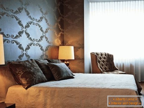 Luksusowe tapety do sypialni w brokatowym metalu
