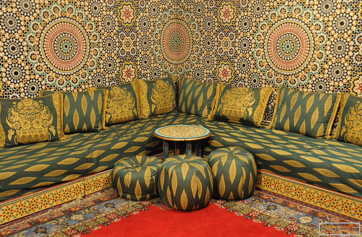 Sofa narożna z otomanami w stylu orientalnym