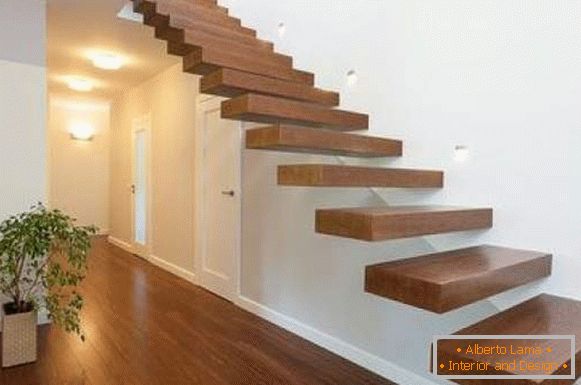 Konsolowe деревянные лестницы в частном доме - фото в интерьере