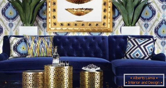 Niebieska modna tapeta z obrazem - zdjęcie we wnętrzu salonu