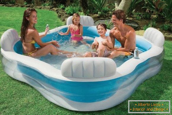 Nadmuchiwany basen dla dorosłych i dzieci - zdjęcie w lecie