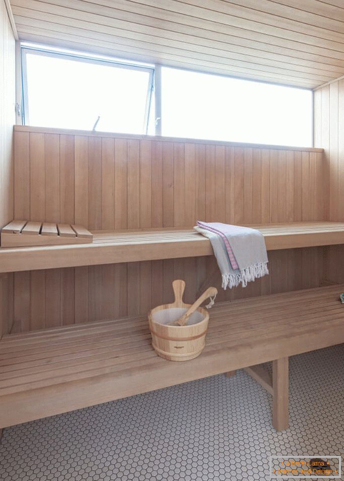 Wnętrze małej sauny