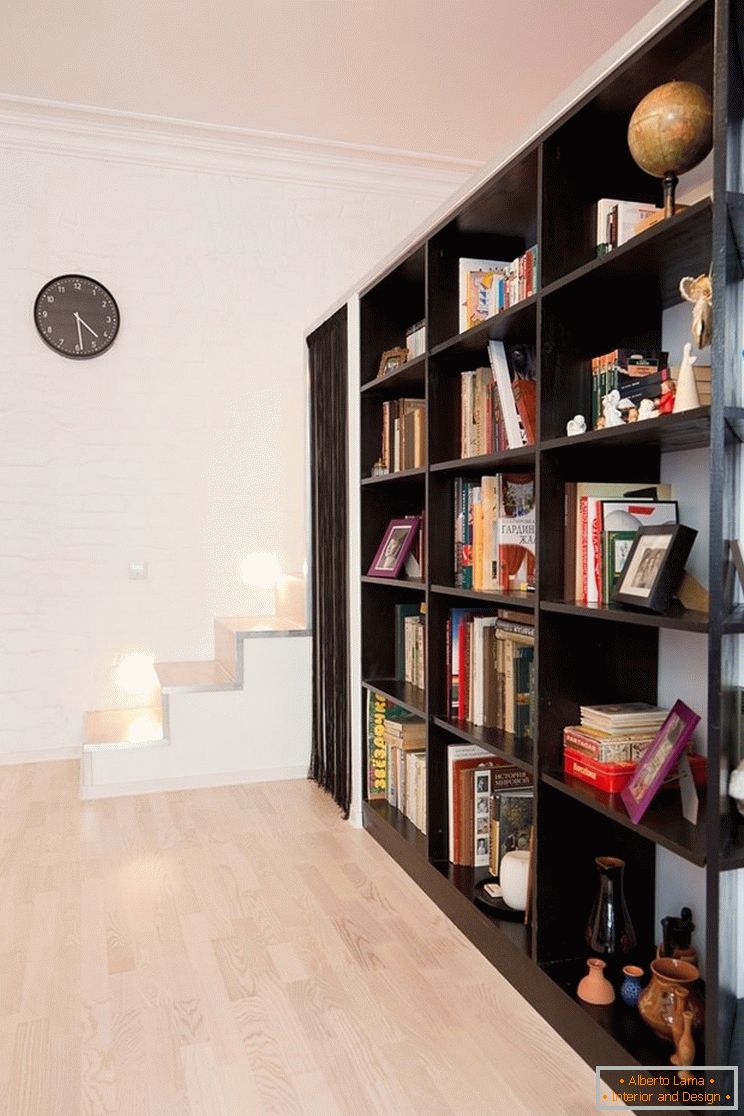 Biblioteka w małym mieszkaniu