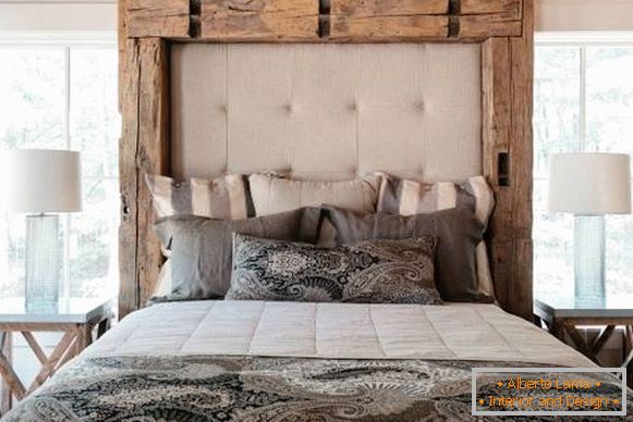 Drewniane łóżko z własnymi rękami z miękkim zagłówkiem - zdjęcie
