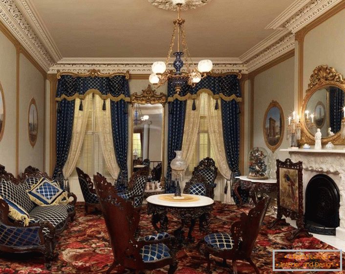 Doskonały przykład wyboru mebli do salonu w stylu barokowym.