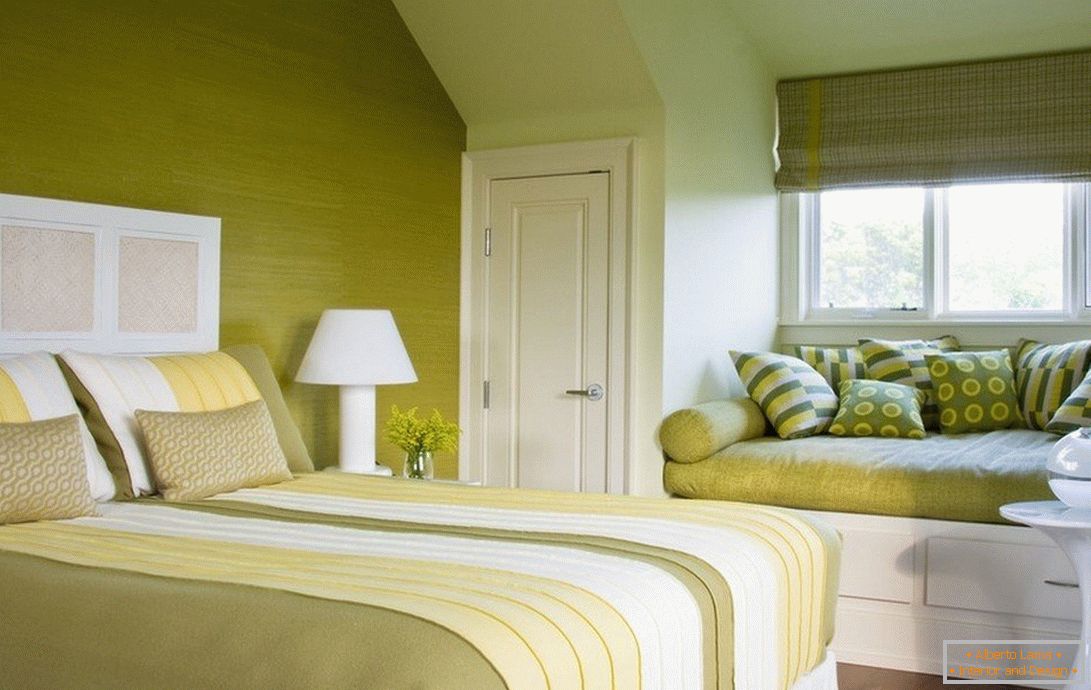 Wnętrze sypialni w odcieniach oliwnych