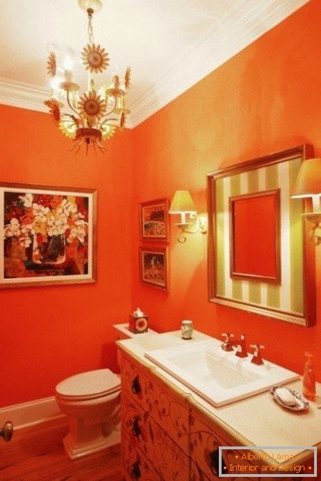Pomarańczowa toaleta