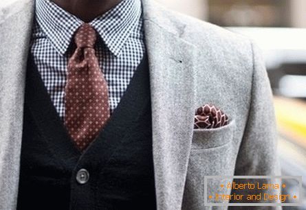 Wybór krawata dla szarej kurtki