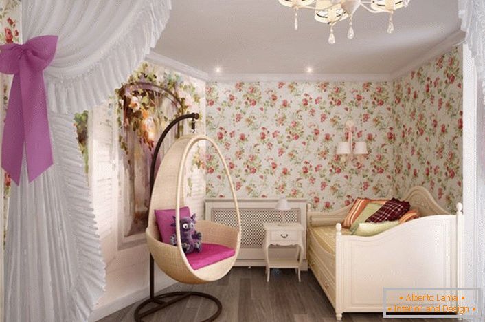 Ładna dziecięca sypialnia w wiejskim stylu dla dziewczynki.