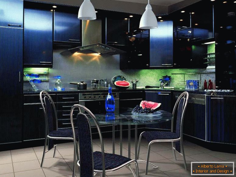 Niezwykłe w kolorze mebli wnętrze kuchni przypomina styl high-tech. Więcej światła. 
