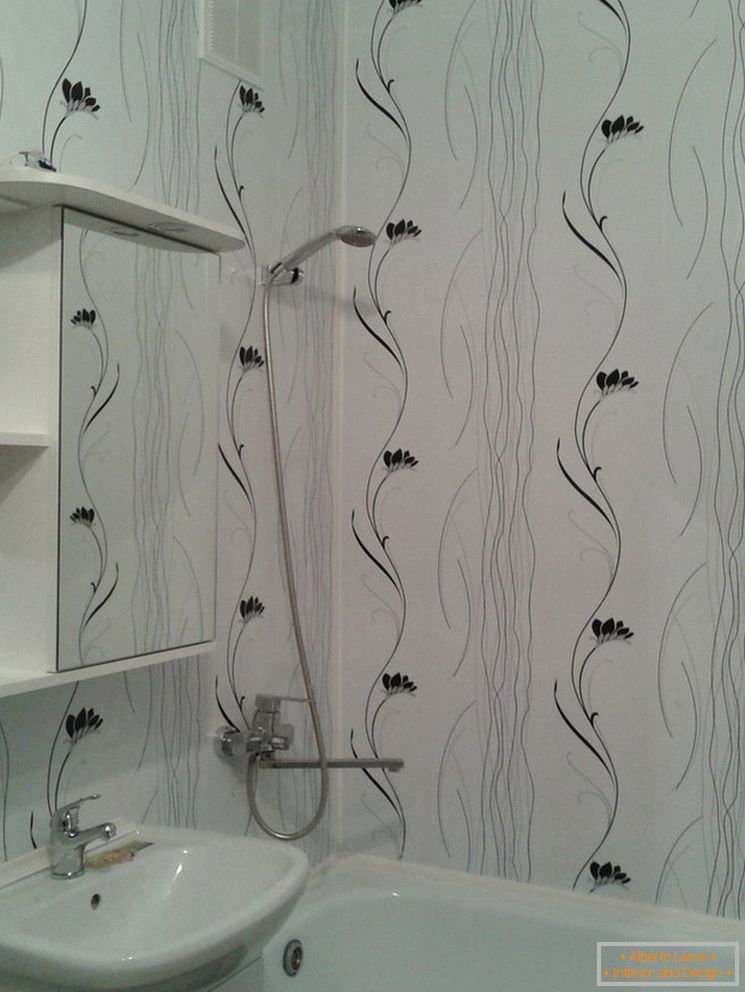 panel z tworzywa sztucznego w łazience