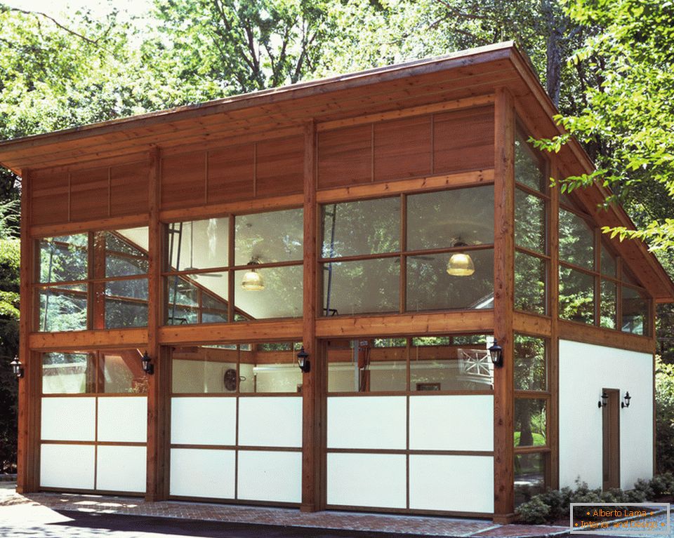 Garaż ze szklaną fasadą
