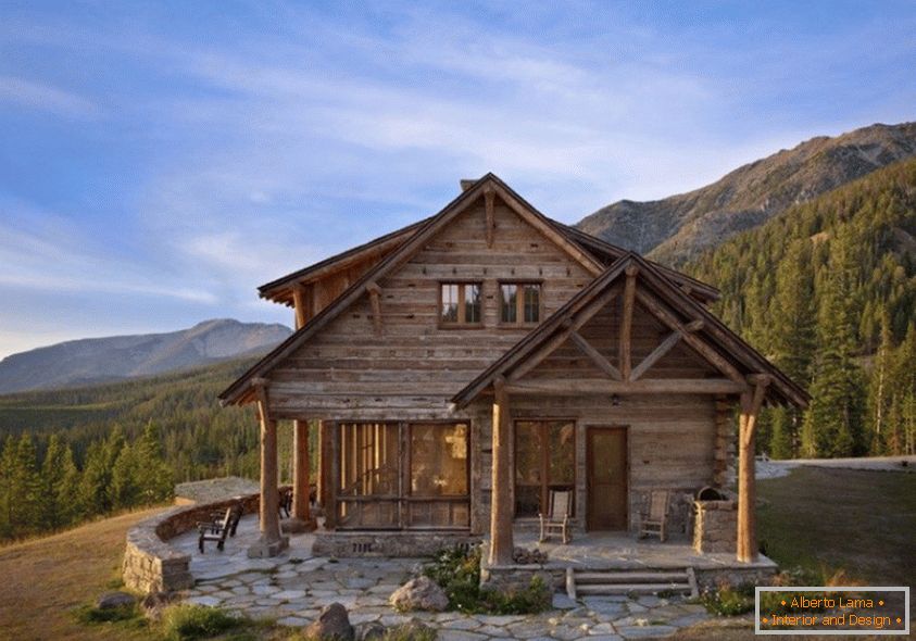Luksusowy drewniany dom w górach