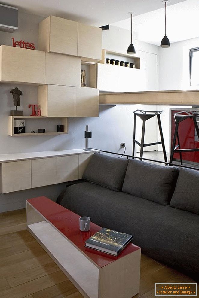 Wnętrze małego mieszkania w Paryżu