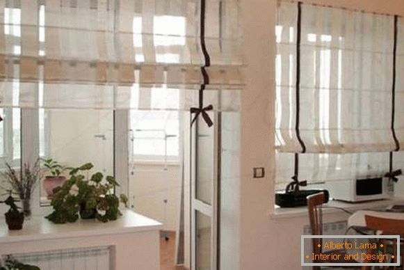 Rzymskie zasłony w kuchni na drzwiach balkonowych, zdjęcie 21