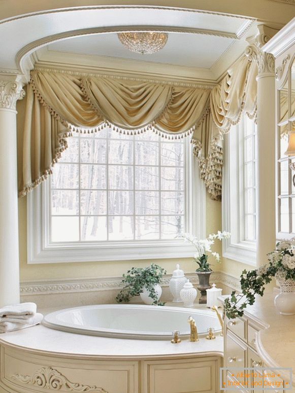 luksusowa łazienka ze stiukiem