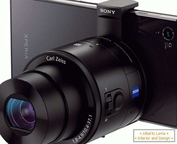 Obiektyw Sony Cyber-shot QX на смартфоне