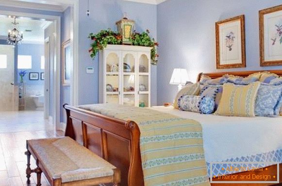Odnowiona sypialnia w stylu prowansalskim - najlepsze pomysły na wystrój i dekorację