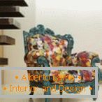 Fotel o nietypowym kolorze
