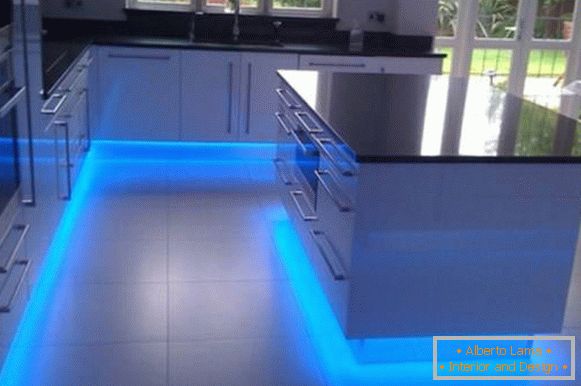 Oświetlenie podłogowe LED w kuchni