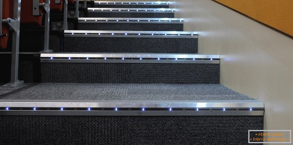 Oświetlenie LED schodów