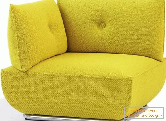 Żółty fotel narożny w nowoczesnym stylu