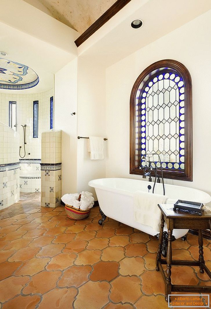 saltillo-tile-in-the-bathroom-przynosi ciepło-do-nowoczesnej-śródziemnomorskiej scenerii
