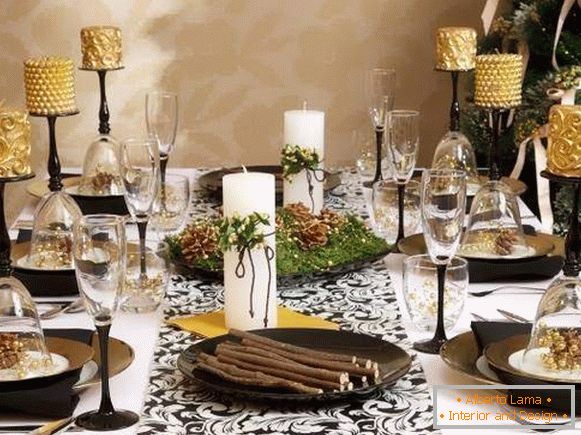 Dekoracja stołu noworocznego z użyciem naturalnych materiałów